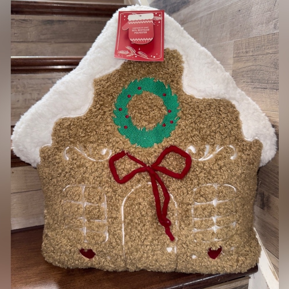 Cute 🥰 Large 19” Gingerbread House Decorate Pillow by  Martha Stewart - NEW